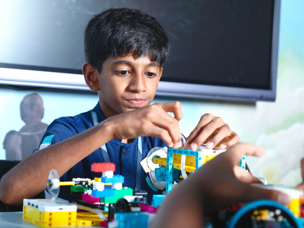 Academy in Nolambur